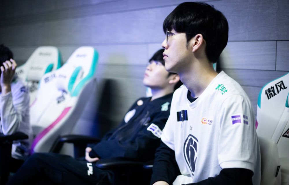 无数球迷的 无数球迷的